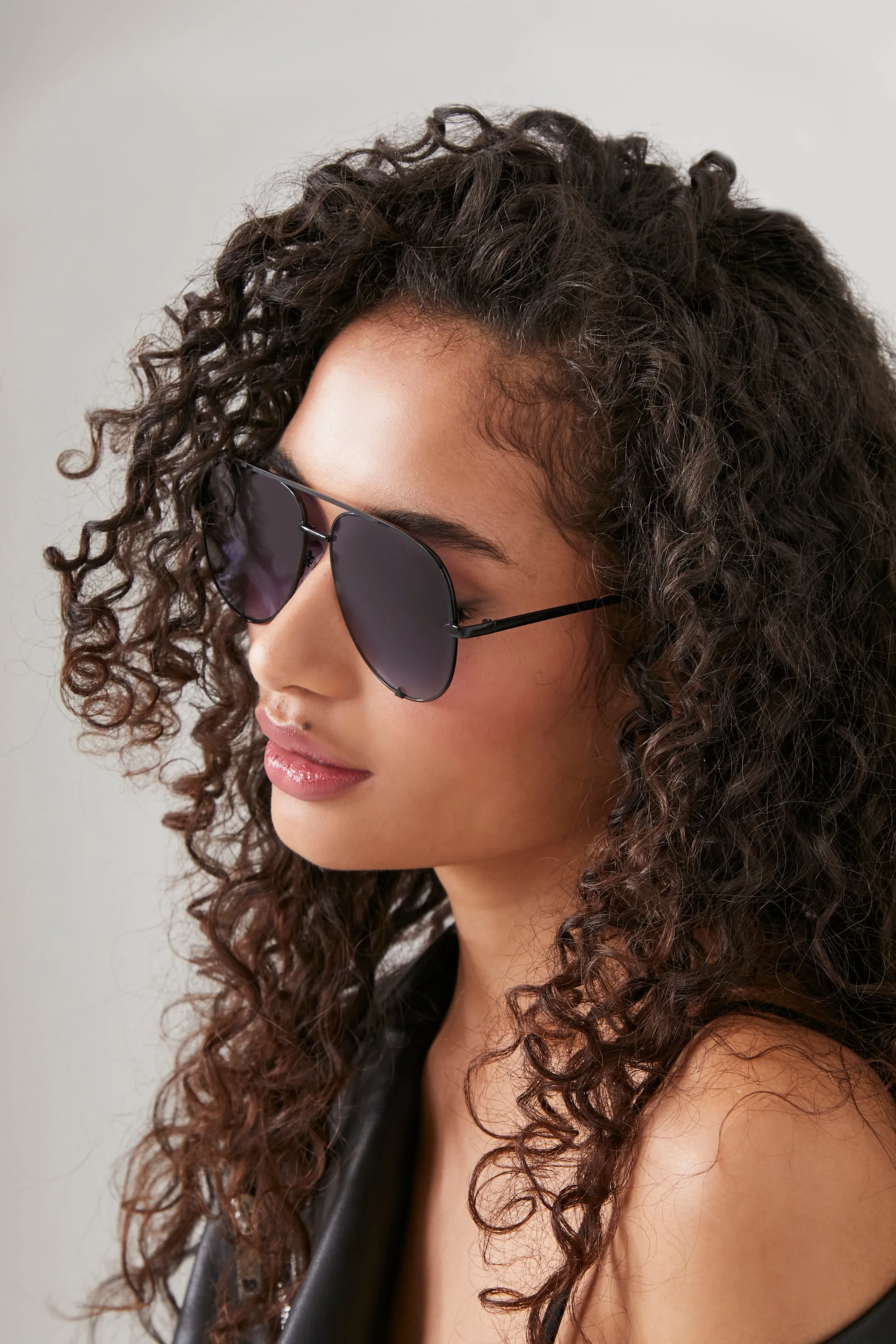 Classic Aviator Style Sunglasses