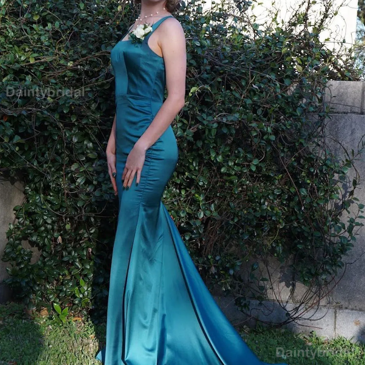 Elegant Long Bridesmaid Dress in Emerald