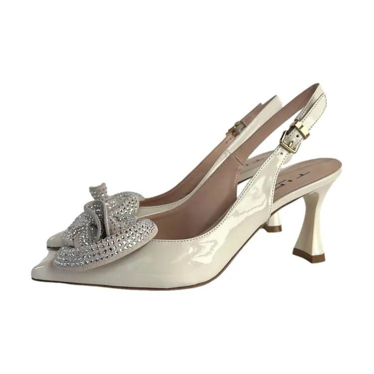 G406 Decollete Tacco Medio Sling Back con Fiore di Strass Burro