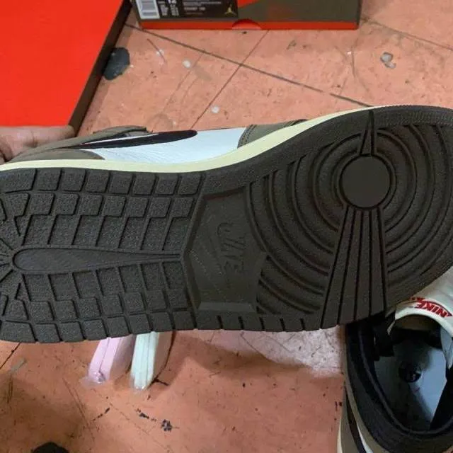 Travis Scott x Air Jordan 1 Retro High OG